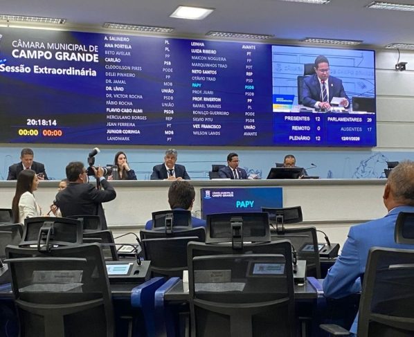 Taxa do lixo no IPTU 2026 foi pauta única da sessão extraordinária da Câmara Municipal de Campo Grande (Foto: Rafaela Moreira)