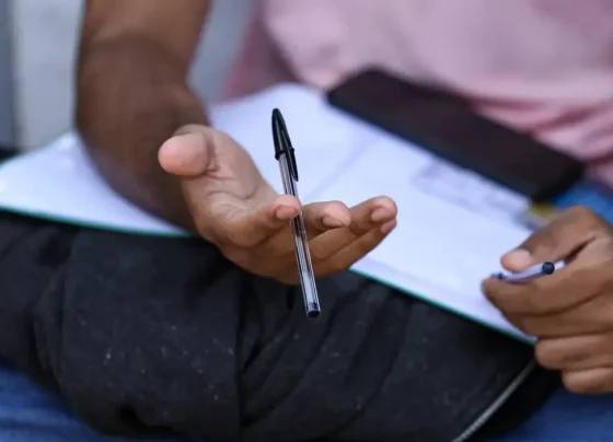 Estudantes podem solicitar isenção da taxa do Enem 2026 entre 13 e 24 de abril.