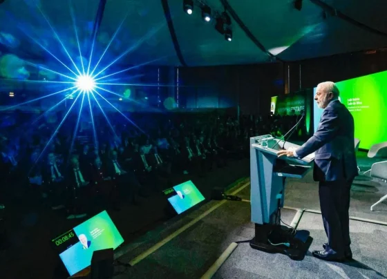 Presidente Lula comenta sobre a guerra no Oriente Médio e suas consequências econômicas.